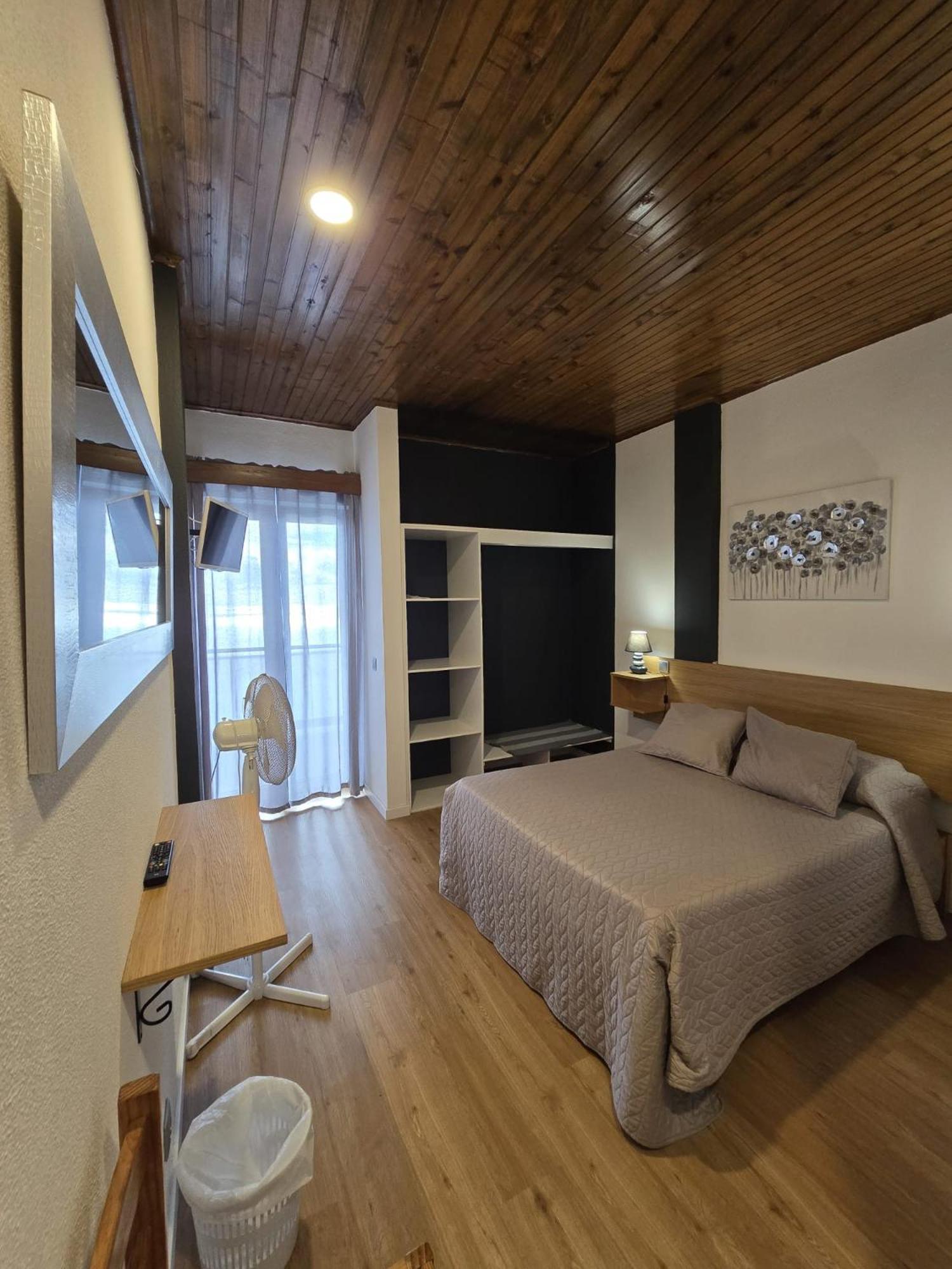 Al Moniz Hotel Água de Pena Екстериор снимка