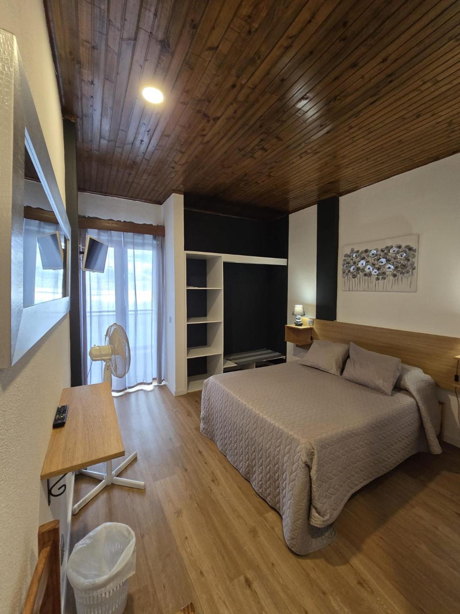 Al Moniz Hotel Água de Pena Екстериор снимка