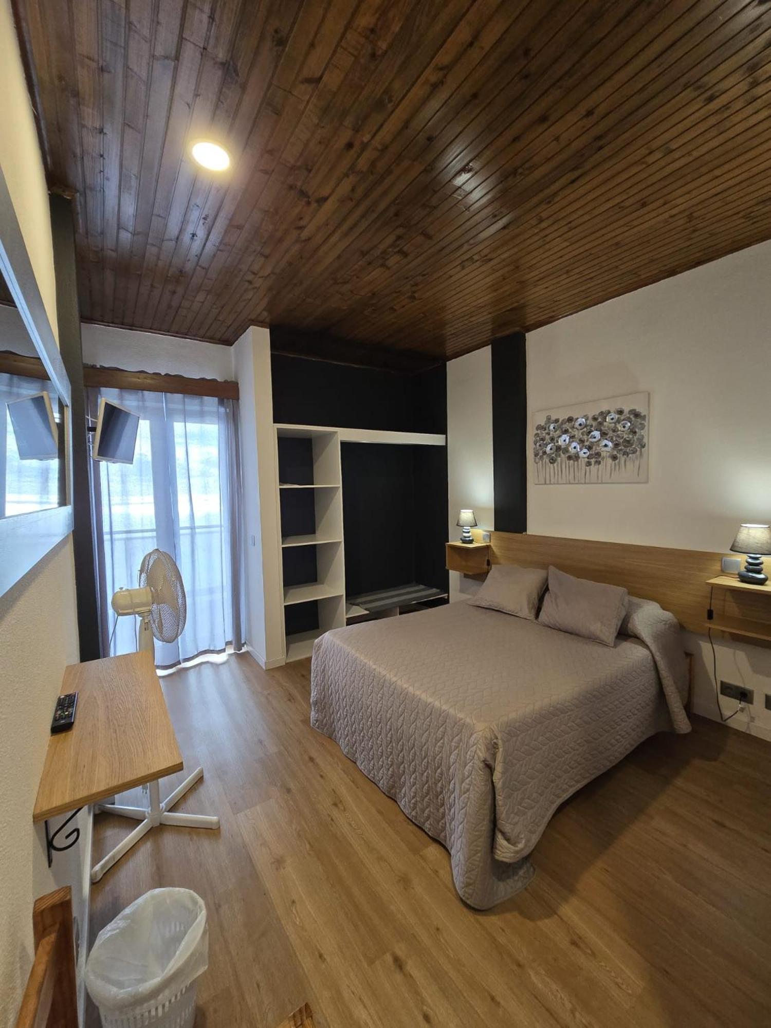 Al Moniz Hotel Água de Pena Екстериор снимка