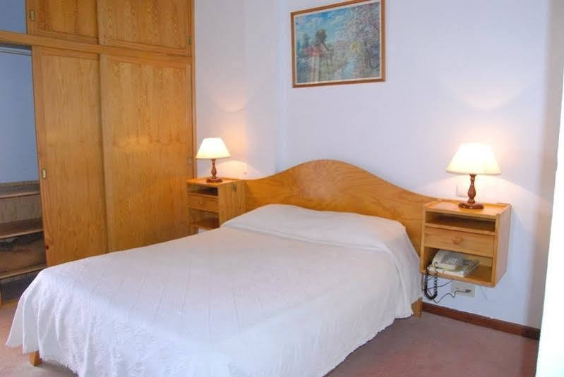 Al Moniz Hotel Água de Pena Екстериор снимка